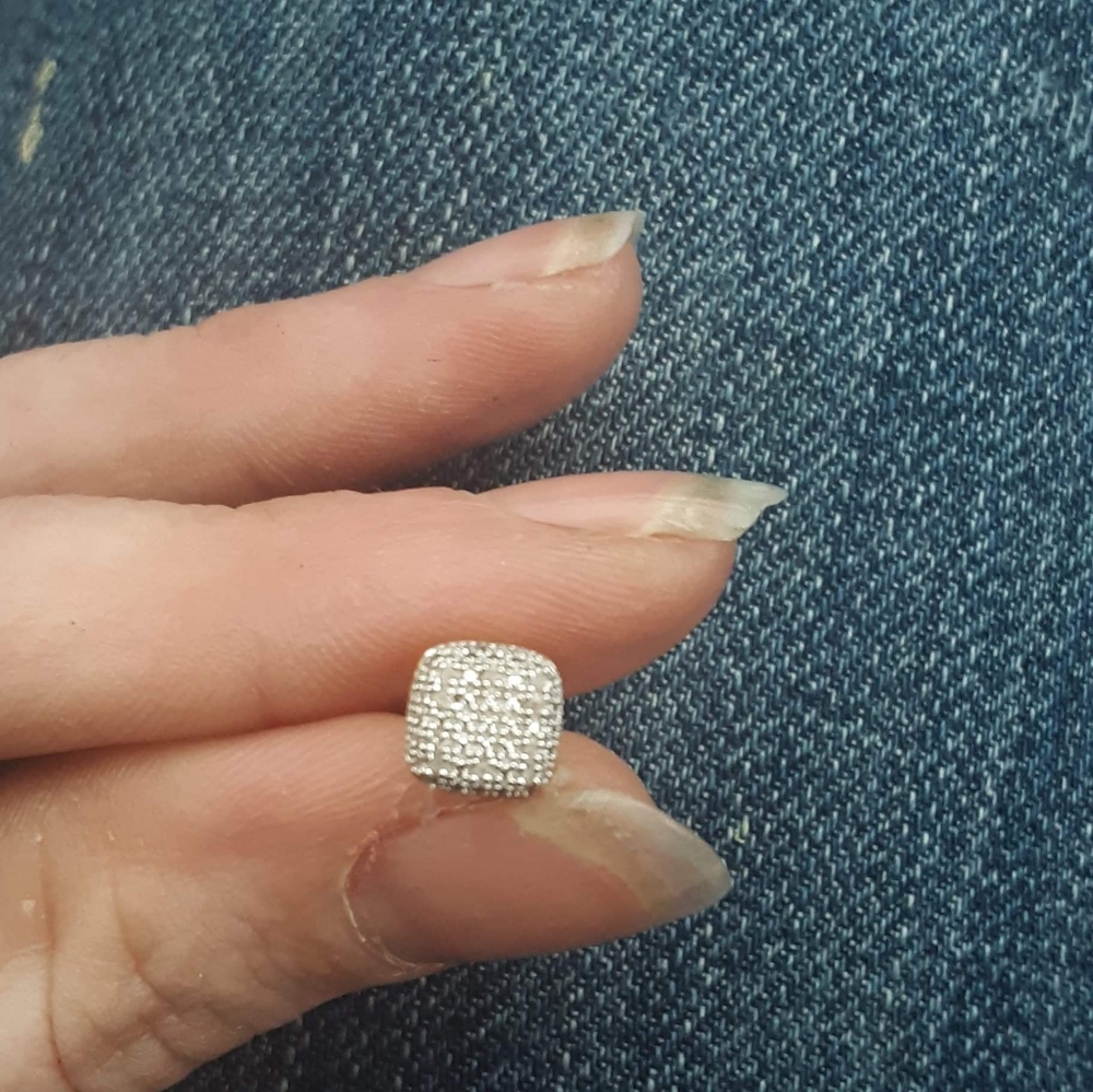 1/4 ct diamond earrings